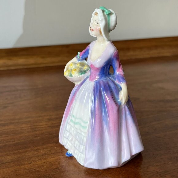 Royal Doulton "Janet" M75 Mini 4" Lady Figurine Vintage Bone China England - Picture 6 of 12